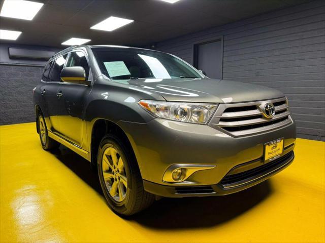 used 2012 Toyota Highlander car, priced at $12,950