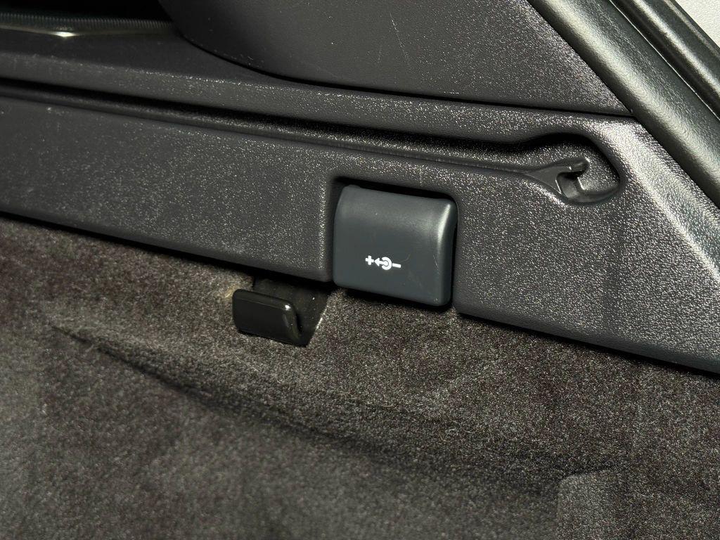 used 2018 Land Rover Range Rover Sport car, priced at $22,997