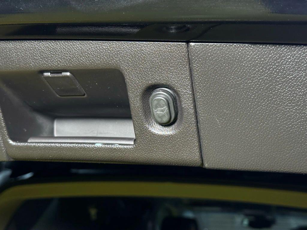 used 2017 GMC Yukon car, priced at $18,997