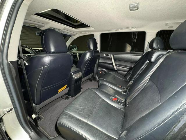 used 2012 Toyota Highlander car, priced at $12,222