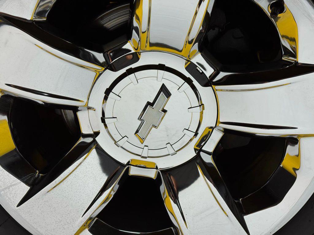 used 2015 Chevrolet Suburban car, priced at $20,997