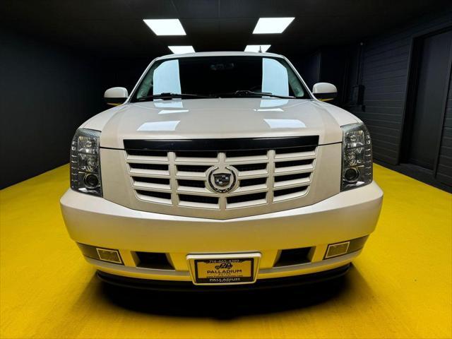 used 2009 Cadillac Escalade car, priced at $17,500