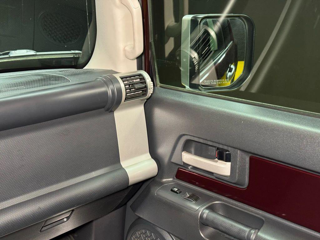 used 2007 Toyota FJ Cruiser car, priced at $17,997