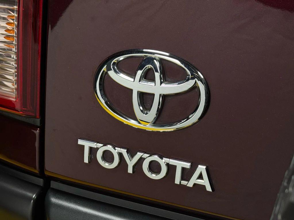 used 2007 Toyota FJ Cruiser car, priced at $17,997