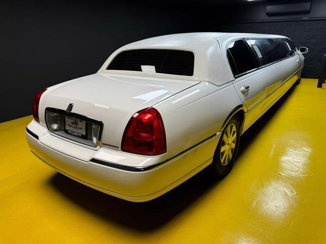 used 2004 Lincoln Town Car car, priced at $9,950