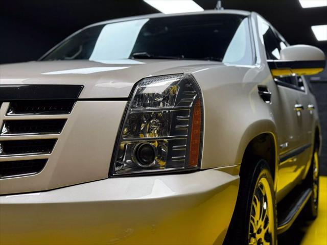 used 2011 Cadillac Escalade car, priced at $13,300