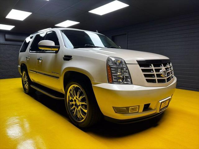 used 2011 Cadillac Escalade car, priced at $13,300