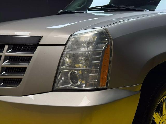 used 2009 Cadillac Escalade EXT car, priced at $13,950