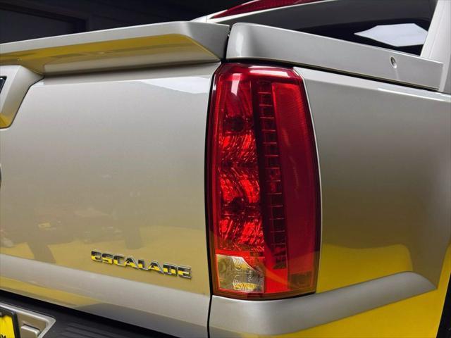 used 2009 Cadillac Escalade EXT car, priced at $13,950