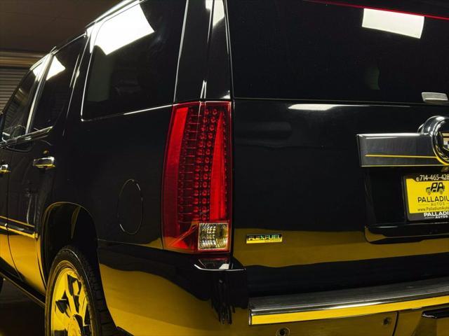 used 2010 Cadillac Escalade car, priced at $17,500