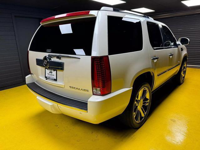 used 2010 Cadillac Escalade car, priced at $13,800