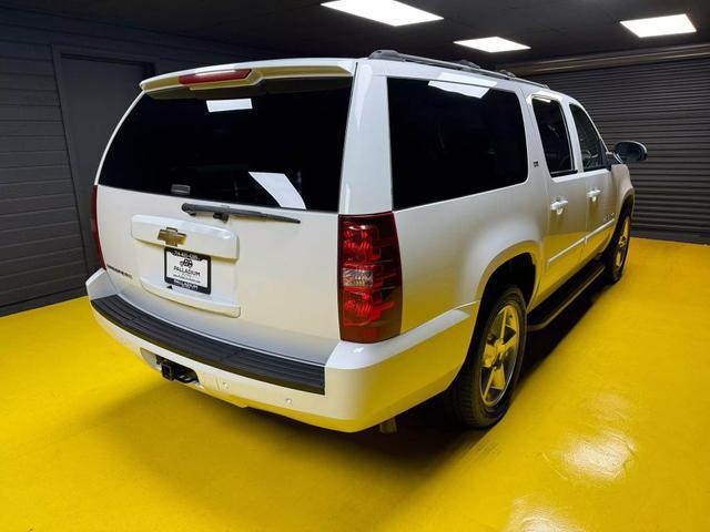 used 2007 Chevrolet Suburban car, priced at $13,000