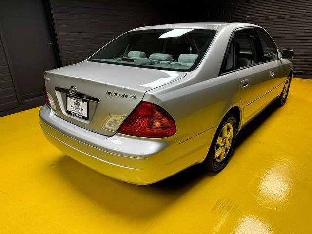 used 2002 Toyota Avalon car, priced at $7,500