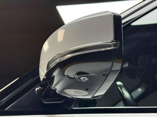 used 2015 Land Rover Range Rover car, priced at $18,500