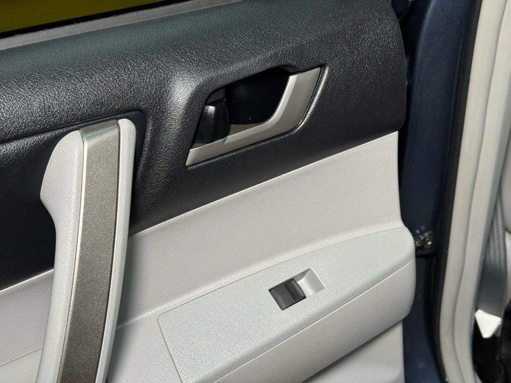 used 2013 Toyota Highlander car, priced at $13,333