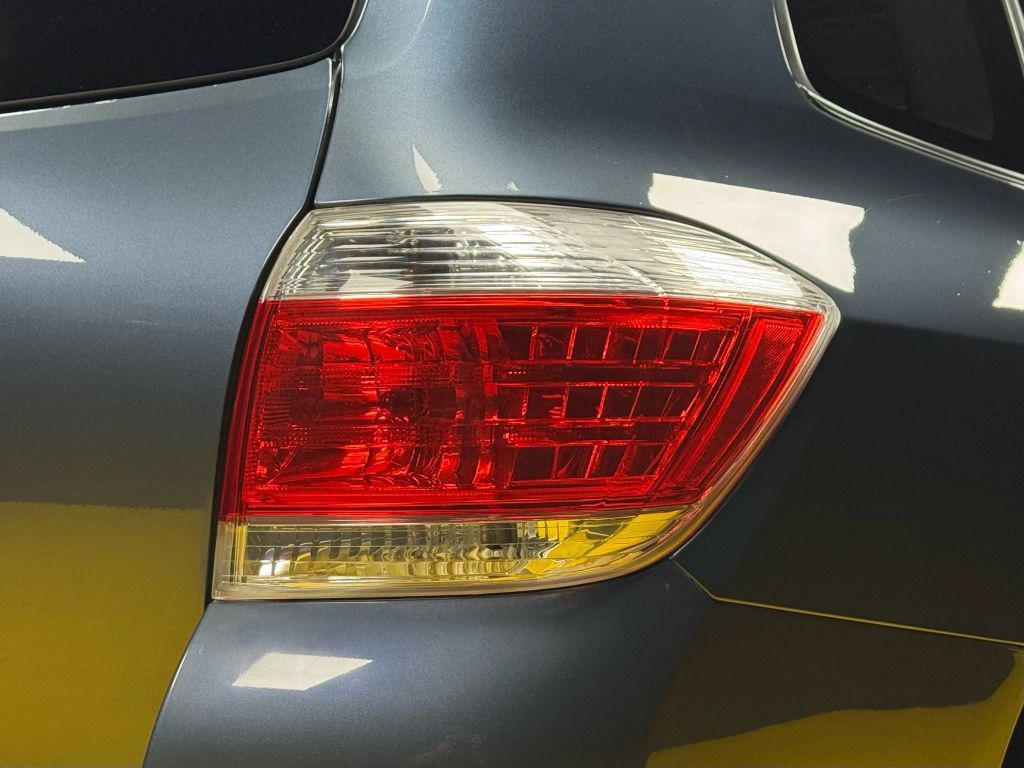 used 2013 Toyota Highlander car, priced at $13,333