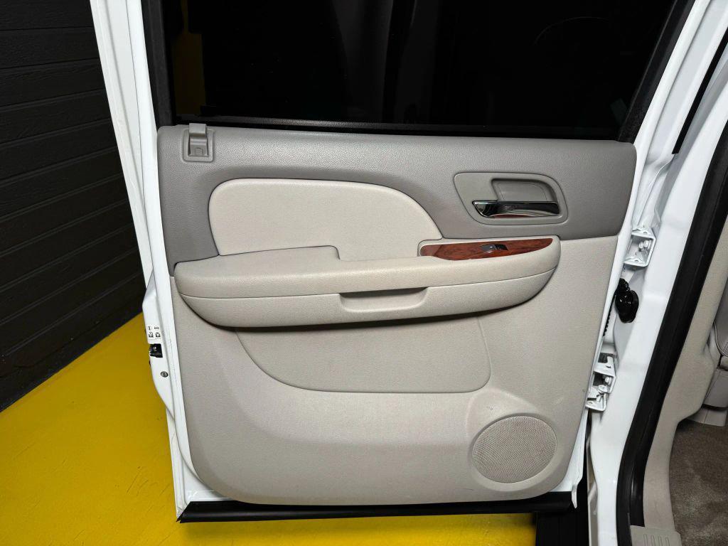 used 2012 Chevrolet Suburban car, priced at $12,500