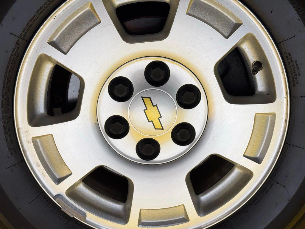 used 2012 Chevrolet Suburban car, priced at $12,500