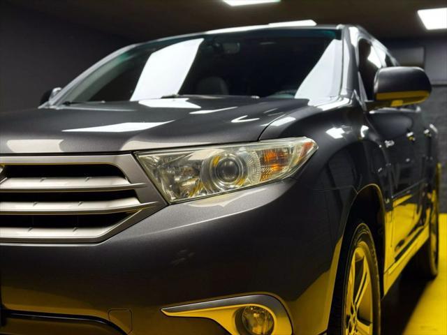 used 2013 Toyota Highlander car, priced at $15,700