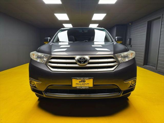 used 2013 Toyota Highlander car, priced at $15,700