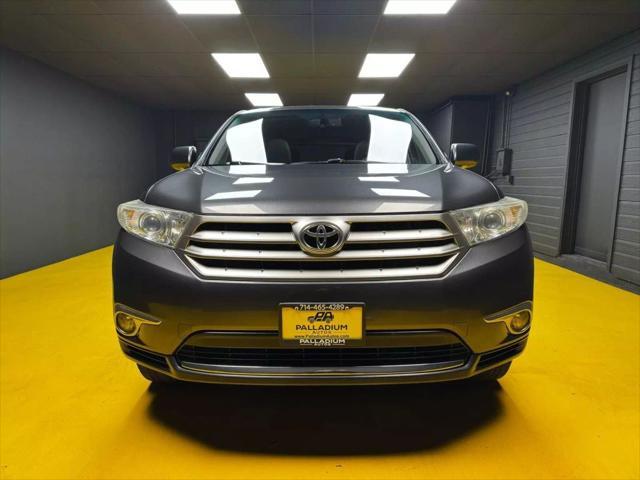 used 2013 Toyota Highlander car, priced at $15,700