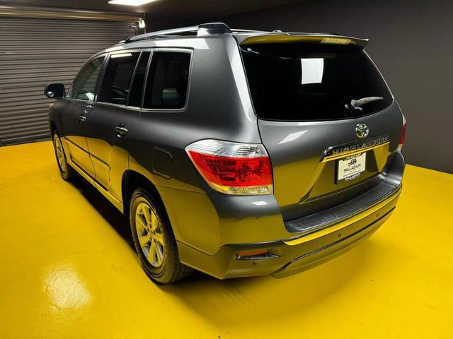 used 2012 Toyota Highlander car, priced at $11,111