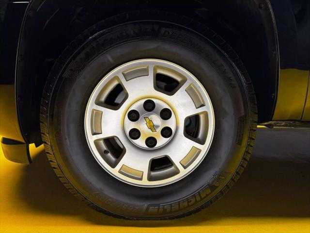 used 2014 Chevrolet Suburban car, priced at $12,999