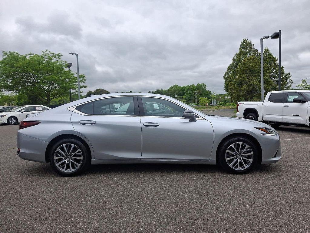 used 2023 Lexus ES 250 car, priced at $32,556