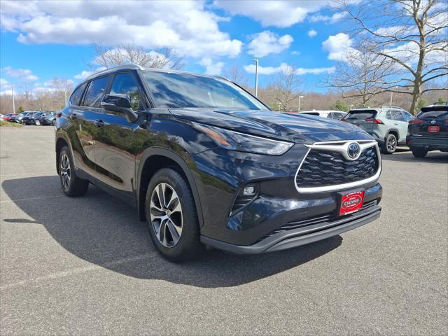 used 2023 Toyota Highlander car, priced at $41,845