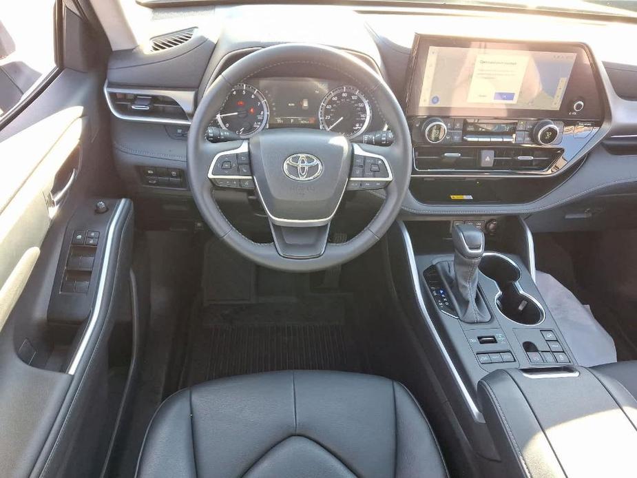 used 2024 Toyota Highlander car, priced at $43,785