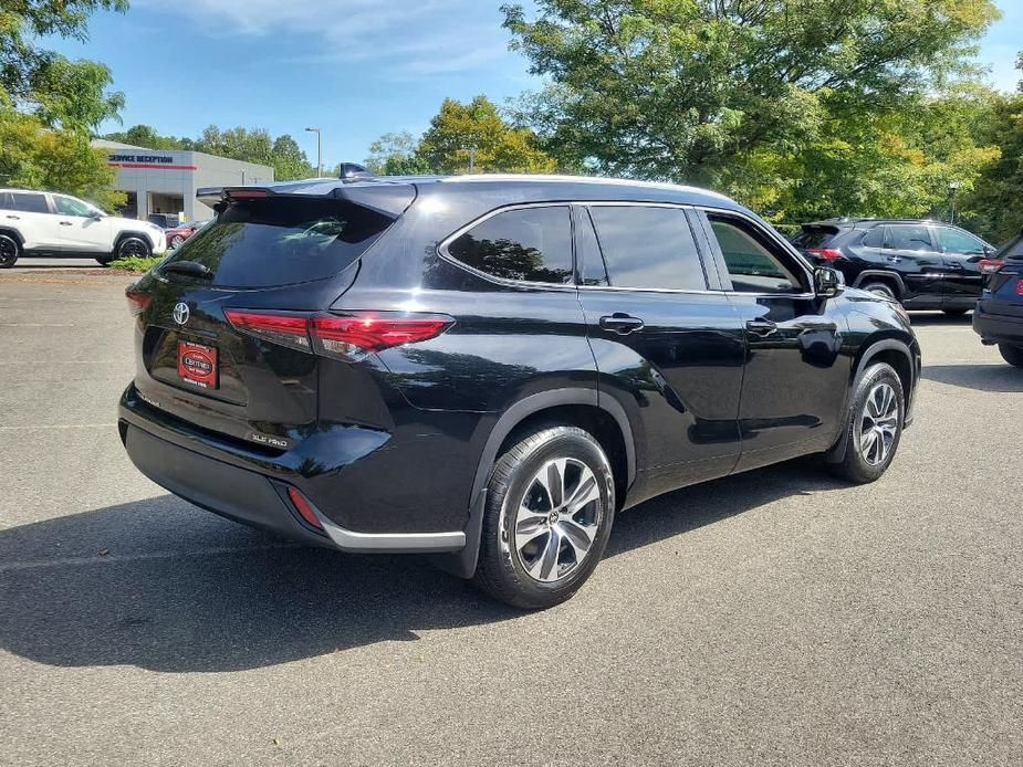 used 2022 Toyota Highlander car, priced at $34,985