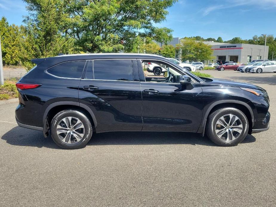 used 2022 Toyota Highlander car, priced at $34,985