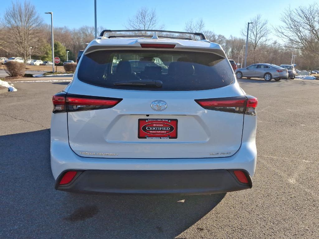 used 2022 Toyota Highlander car, priced at $38,995