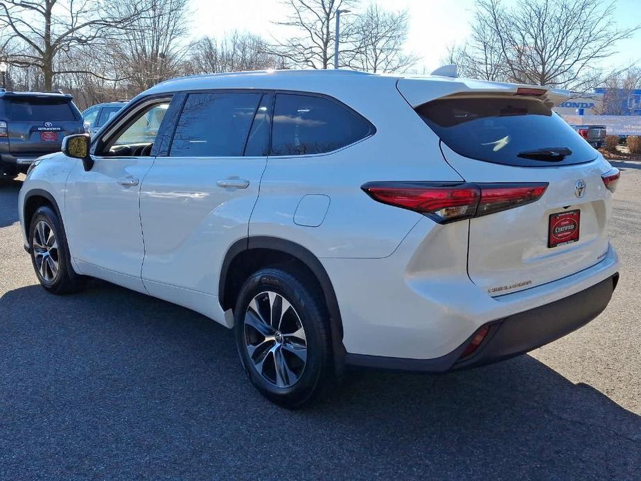 used 2021 Toyota Highlander car, priced at $34,519