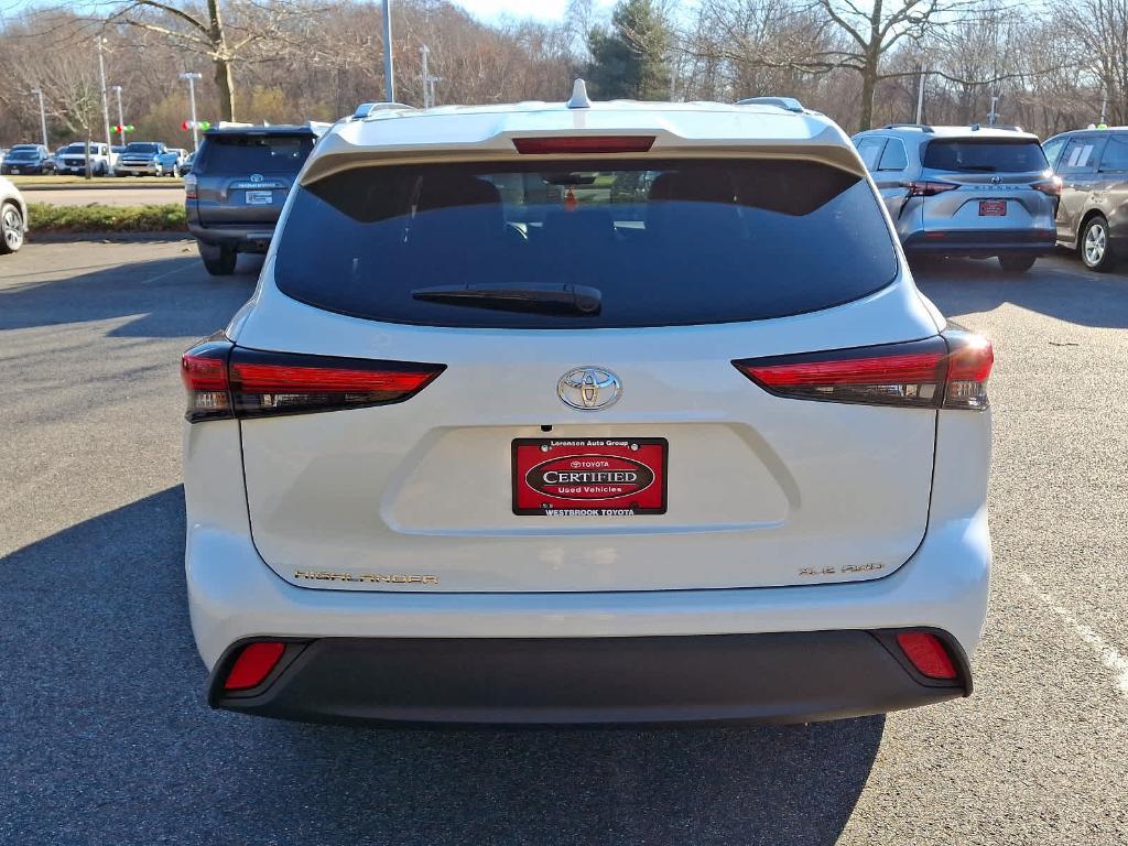 used 2021 Toyota Highlander car, priced at $34,519