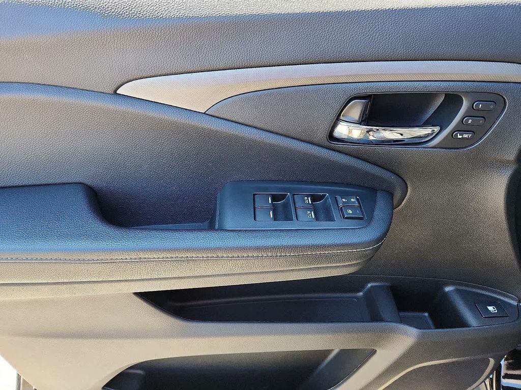 used 2023 Honda Ridgeline car, priced at $34,591