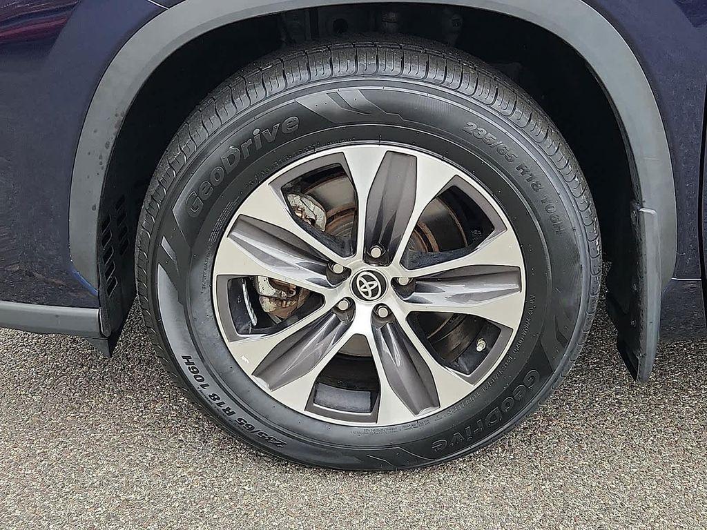 used 2022 Toyota Highlander car, priced at $38,770