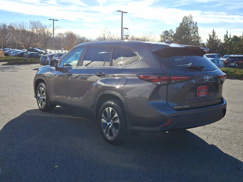 used 2024 Toyota Highlander car, priced at $41,978