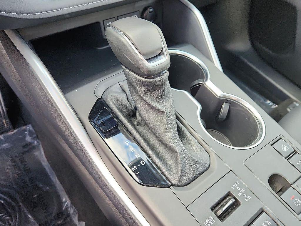 used 2025 Toyota Highlander car, priced at $44,324