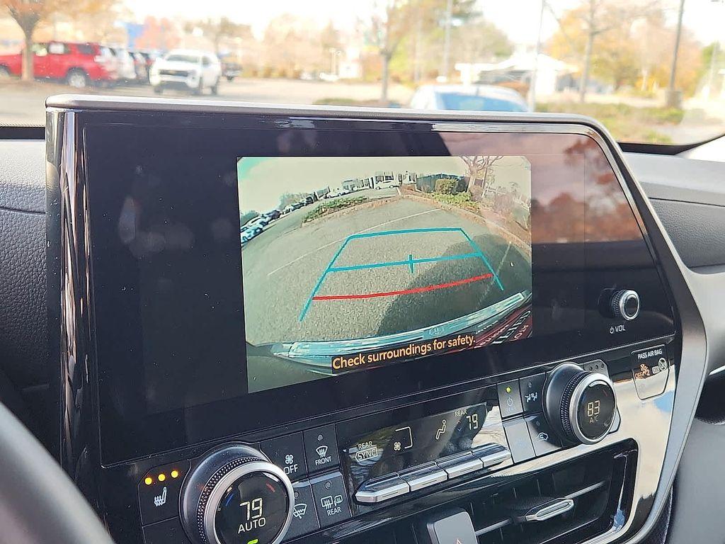 used 2025 Toyota Highlander car, priced at $44,324