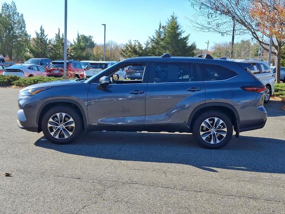 used 2024 Toyota Highlander Hybrid car, priced at $48,995