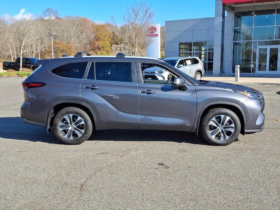 used 2024 Toyota Highlander Hybrid car, priced at $48,995