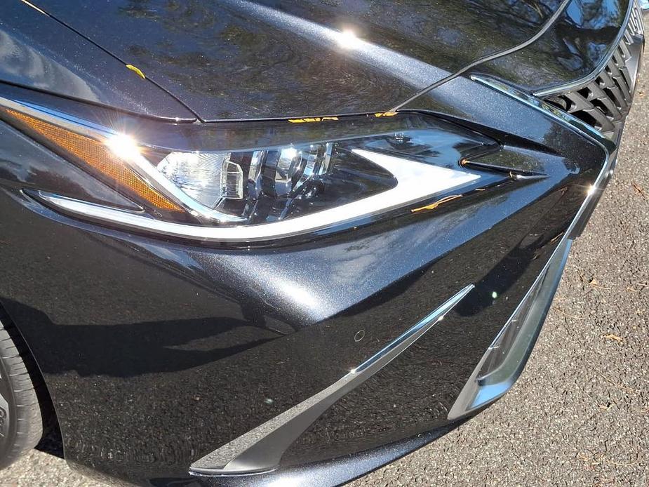 used 2022 Lexus ES 350 car, priced at $35,885