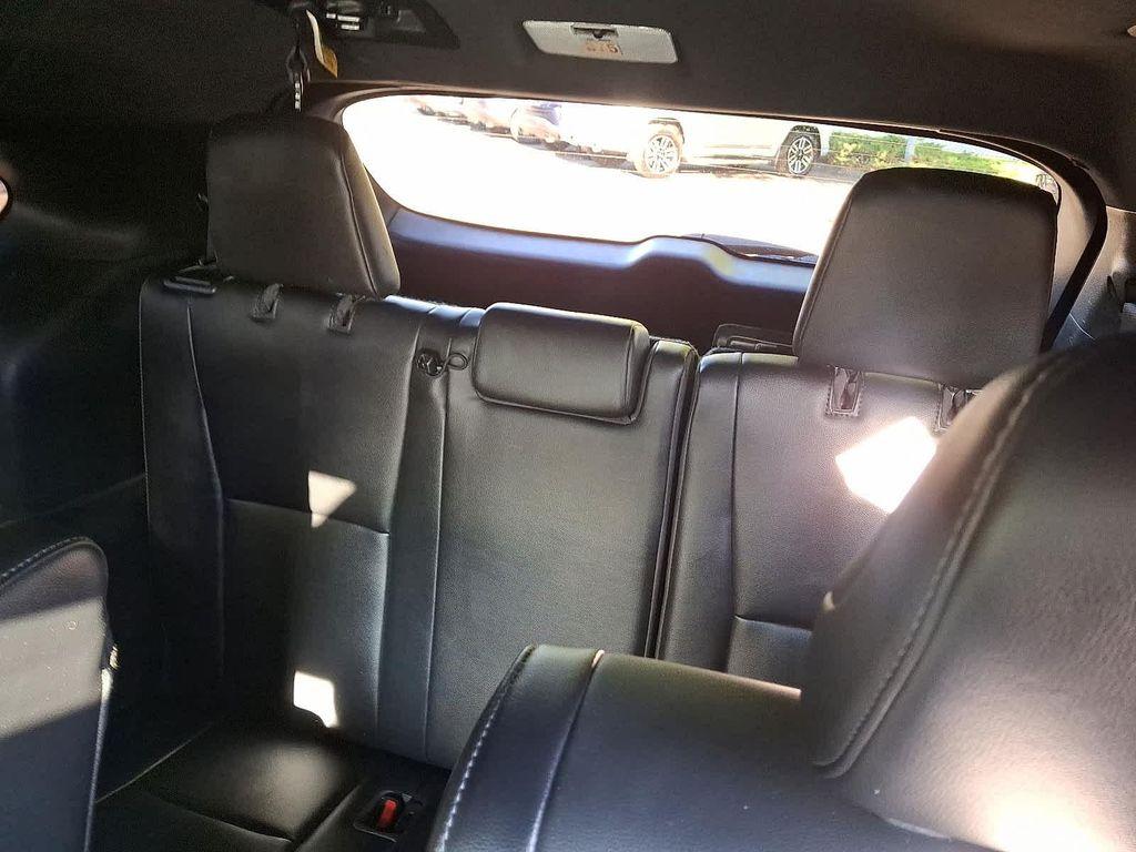 used 2021 Toyota Highlander car, priced at $37,269