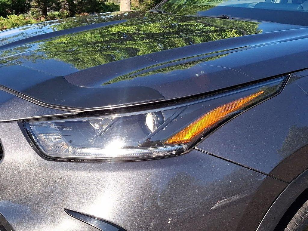 used 2021 Toyota Highlander car, priced at $37,269