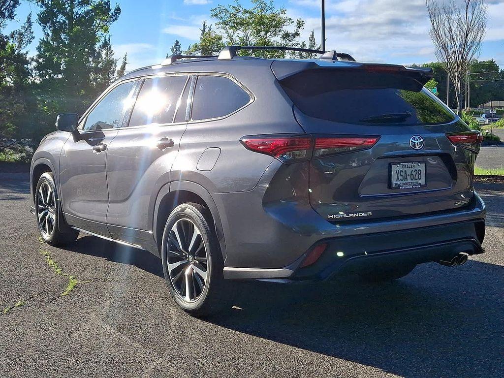used 2021 Toyota Highlander car, priced at $37,269