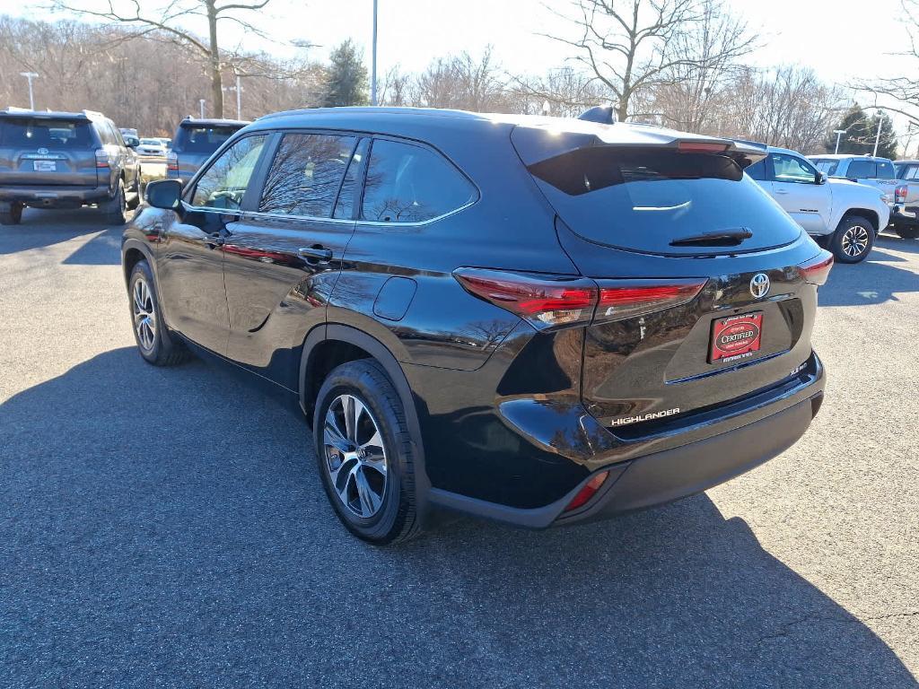 used 2024 Toyota Highlander car, priced at $44,992