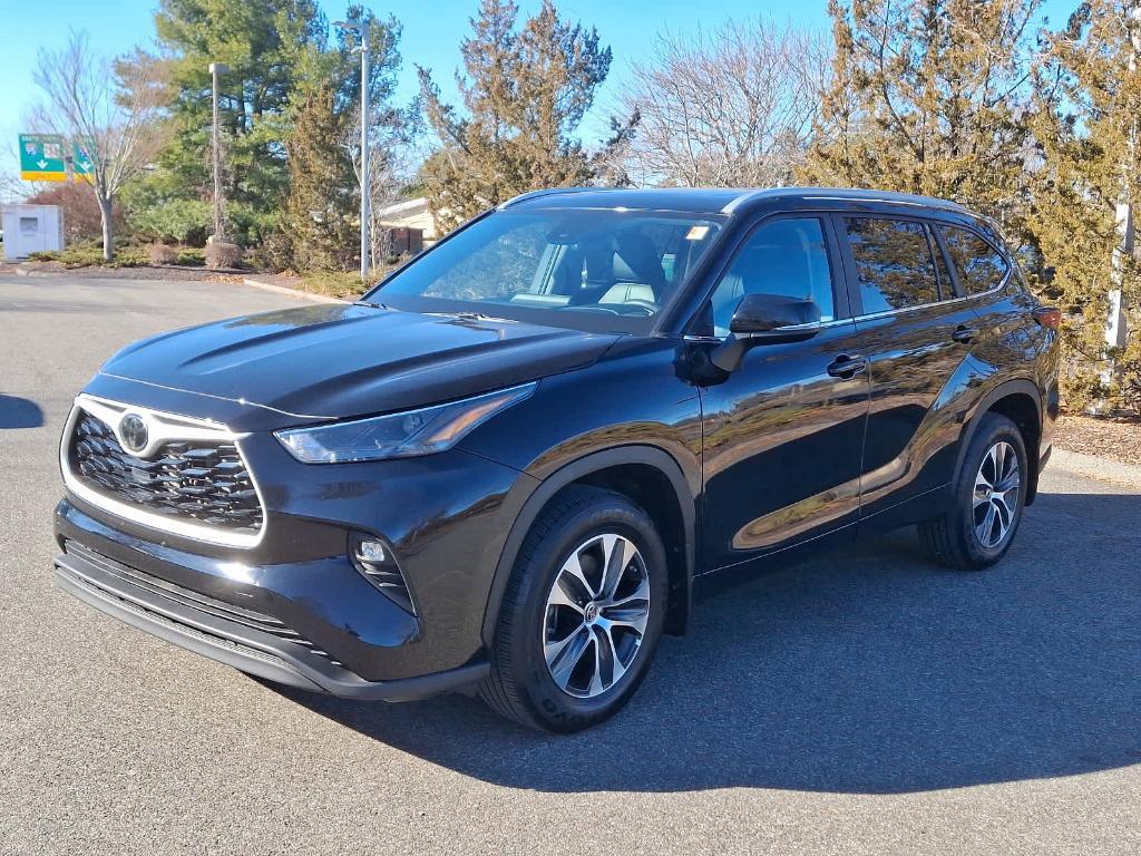 used 2024 Toyota Highlander car, priced at $44,992