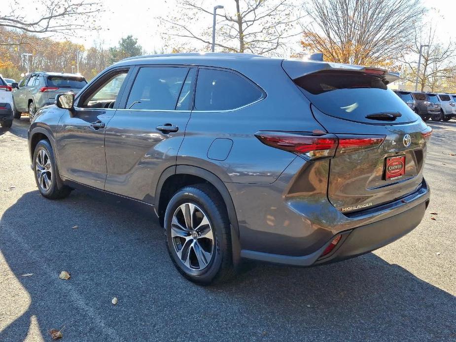 used 2024 Toyota Highlander car, priced at $44,369