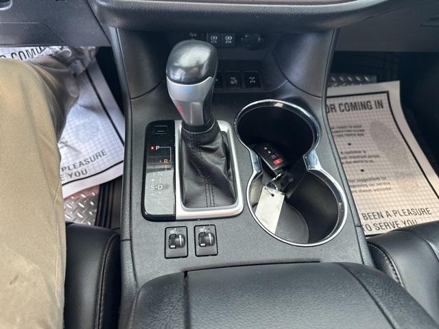 used 2019 Toyota Highlander car, priced at $21,497